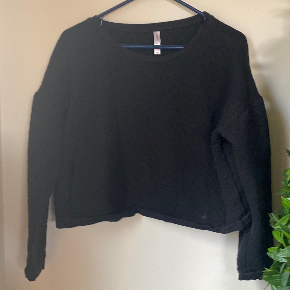 Long sleeve crop top
